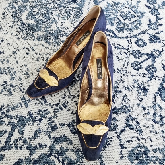 Dolce & Gabbana Shoes - ⬇️$75 🌹 Dolce and Gabbana Blue/Gold Velvet Pumps